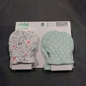 Carter's Child of Mine NB mittens 2 pack NEW